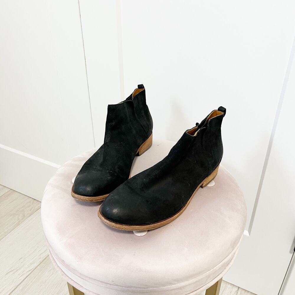 Kork-Ease Velma Black Suede Ankle Booties Size 11